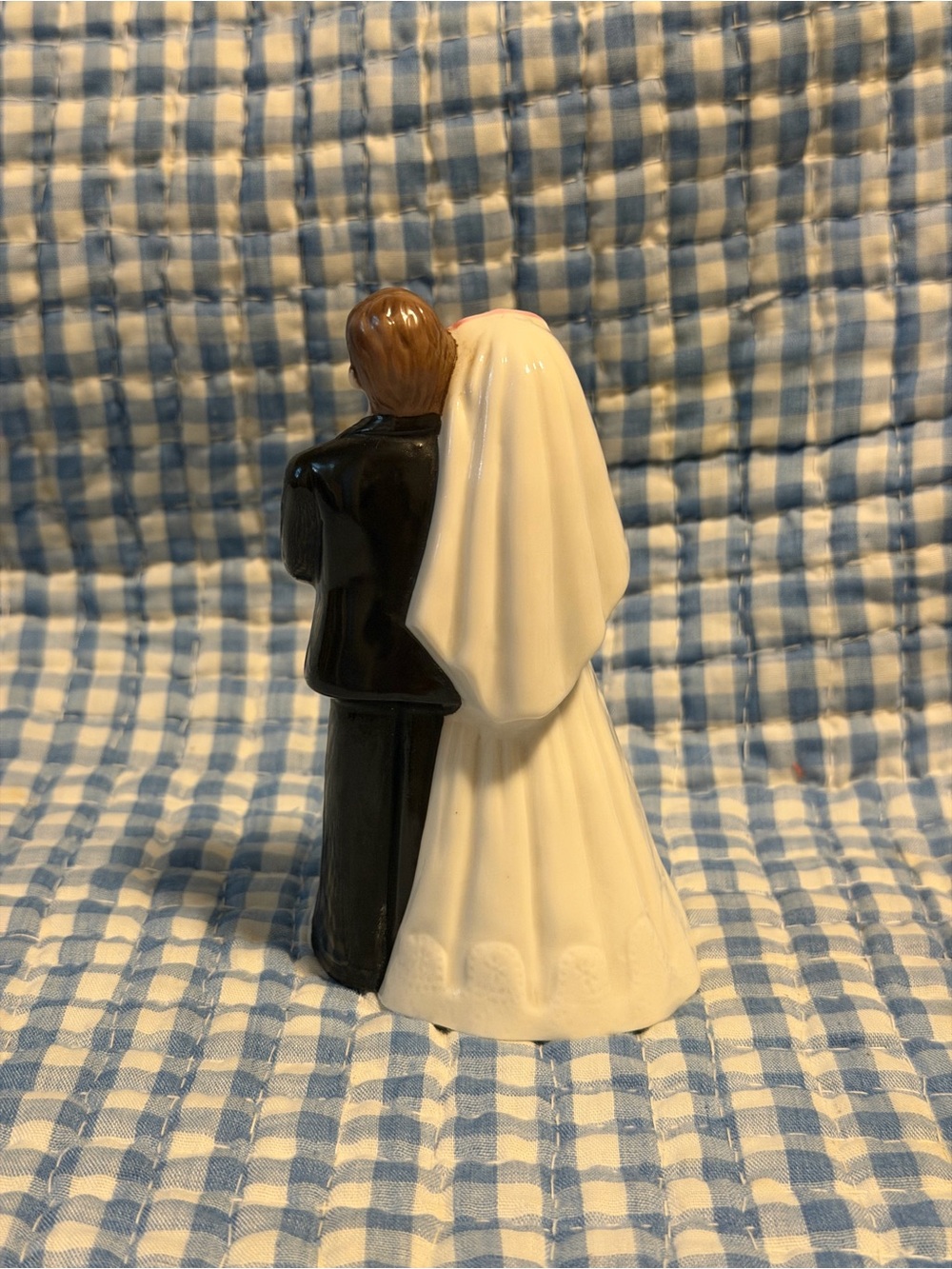 L.B. MFG Bride & Groom Wedding Cake Topper Figurine Ceramic 1990 MPN 1A - Picture 3 of 7